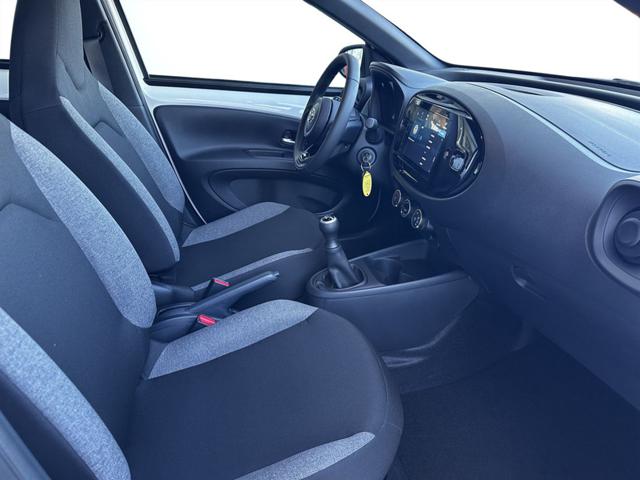 Toyota Aygo X 1.0 VVT-i 72 CV 5 porte ACTIVE - foto 4 di 4