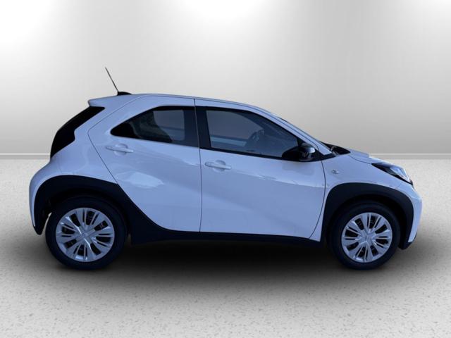 Toyota Aygo X 1.0 VVT-i 72 CV 5 porte ACTIVE - foto 2 di 4