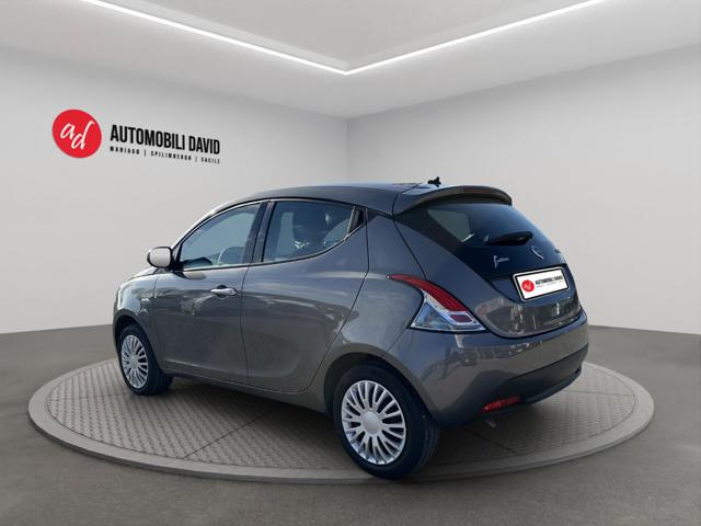 Lancia Ypsilon 1.0 FireFly 5 porte S&S Hybrid Silver - foto 3 di 4