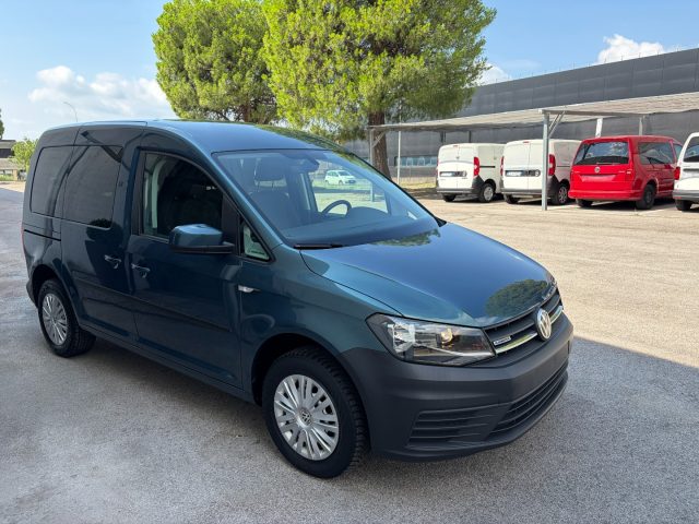 Volkswagen Caddy 1.4 TGI DSG Life 5 posti - foto 3 di 4
