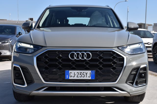 Audi Q5 35 TDI S tronic S line - foto 2 di 4