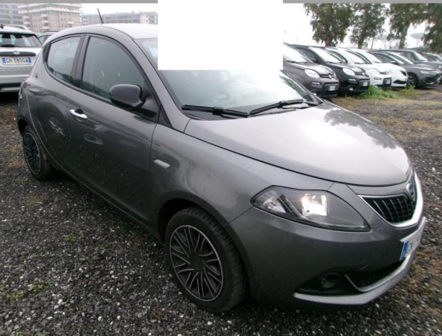 Lancia Ypsilon 1.0 FireFly 5 porte S&S Hybrid Gold - foto 3 di 4