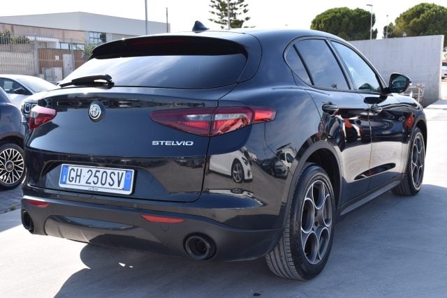 Alfa Romeo Stelvio 2.2 Turbodiesel 160 CV AT8 RWD Sprint - foto 4 di 21