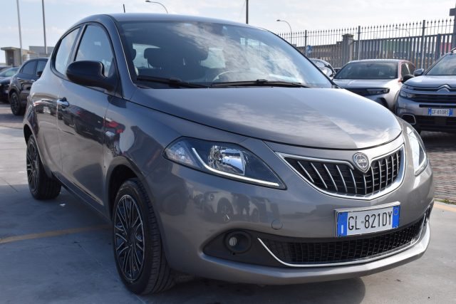 Lancia Ypsilon 1.0 FireFly 5 porte S&S Hybrid Gold - foto 3 di 4