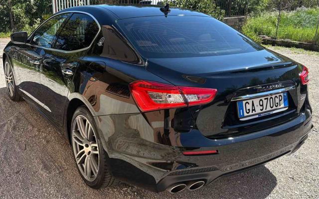 Maserati Ghibli V6 Diesel Gransport - foto 3 di 4