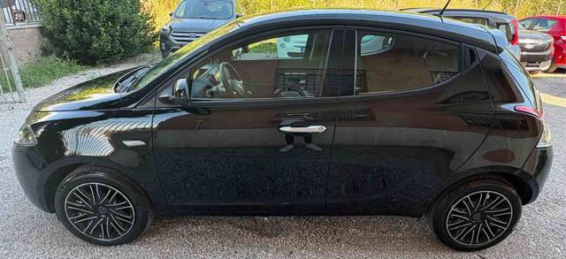 Lancia Ypsilon 1.0 FireFly 5 porte S&S Hybrid Gold - foto 2 di 4