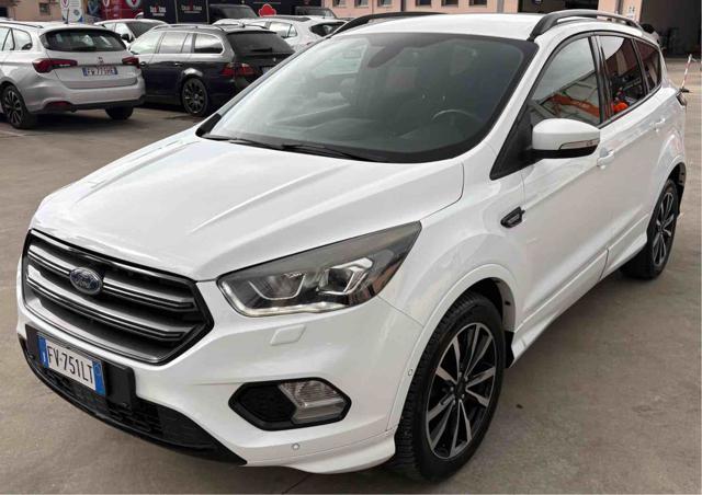 Ford Kuga 2.0 TDCI 180 CV S&S 4WD Powershift ST-Line, del 2019, 112.660 km, in vendita a Monterotondo (RM)