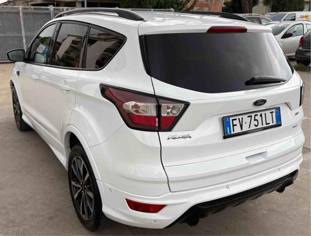 Ford Kuga 2.0 TDCI 180 CV S&S 4WD Powershift ST-Line - foto 3 di 32