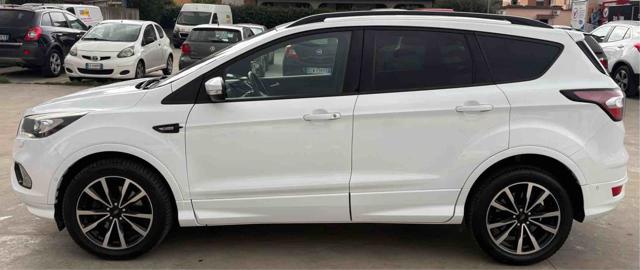 Ford Kuga 2.0 TDCI 180 CV S&S 4WD Powershift ST-Line - foto 2 di 32