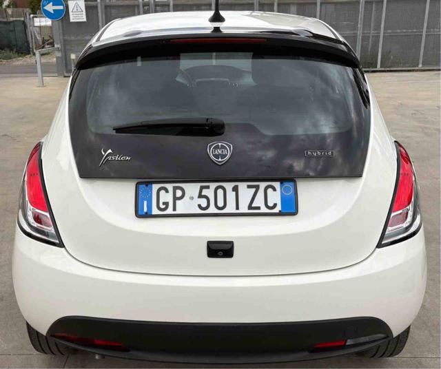 Lancia Ypsilon 1.0 FireFly 5 porte S&S Hybrid Gold - foto 4 di 4