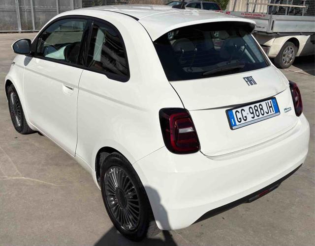 Fiat 500e Berlina 42 kWh Icon - foto 3 di 4