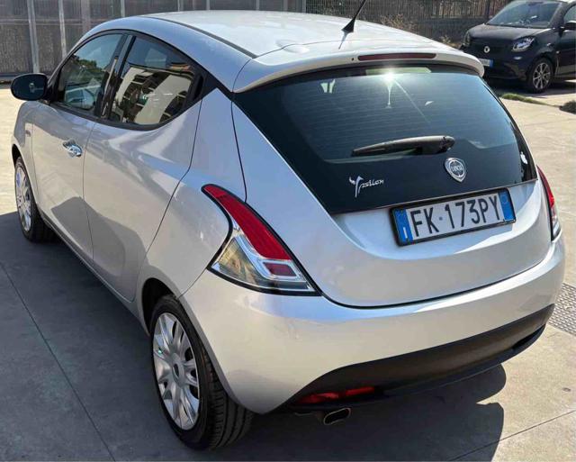 Lancia Ypsilon 1.2 69 CV 5 porte GPL Gold - foto 3 di 4