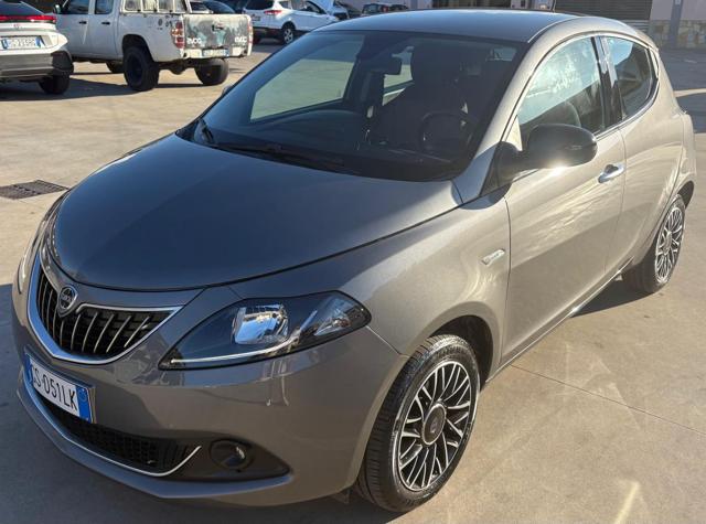 Lancia Ypsilon 1.0 FireFly 5 porte S&S Hybrid Gold, del 2023, 24.560 km, in vendita a Monterotondo (RM)