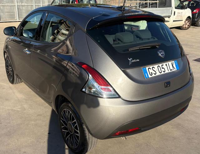 Lancia Ypsilon 1.0 FireFly 5 porte S&S Hybrid Gold - foto 3 di 4