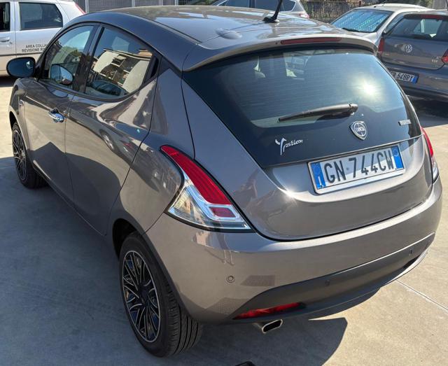 Lancia Ypsilon 1.0 FireFly 5 porte S&S Hybrid Gold - foto 3 di 4