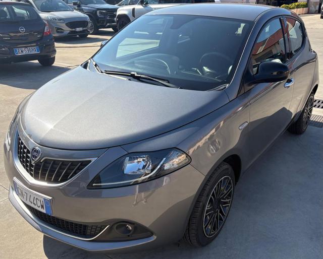 Lancia Ypsilon 1.0 FireFly 5 porte S&S Hybrid Gold, del 2023, 46.391 km, in vendita a Monterotondo (RM)