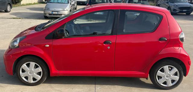 Toyota Aygo 1.0 12V VVT-i 5 porte Now - foto 2 di 4