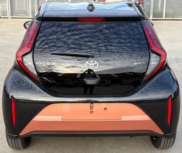 Toyota Aygo X 1.5 Hybrid 115 CV 5 porte Icon - foto 4 di 4