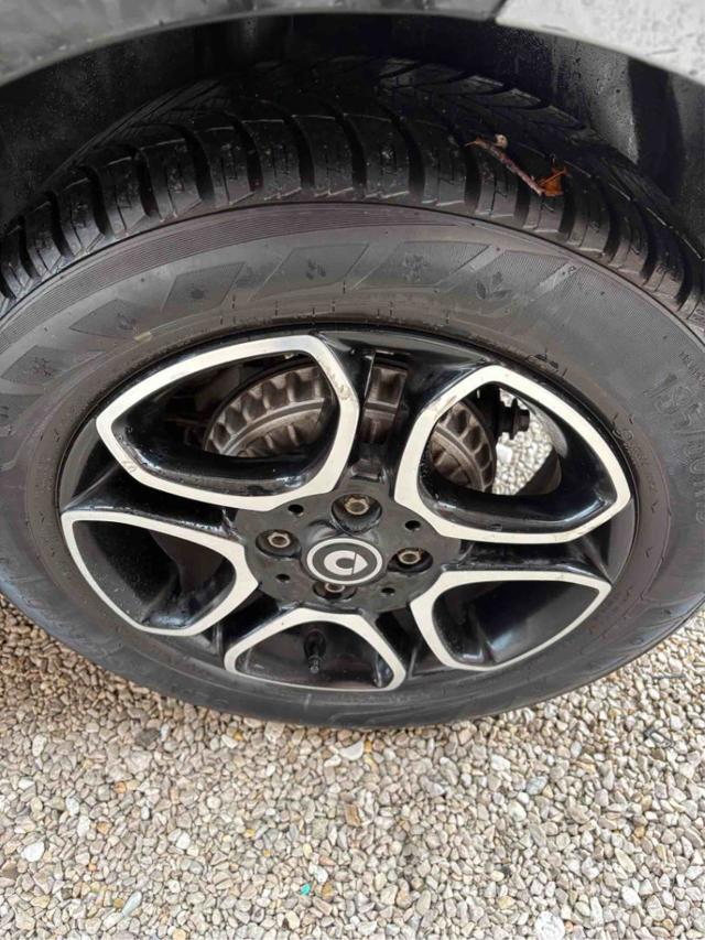 smart forTwo 70 1.0 twinamic Passion usato a MONTEROTONDO