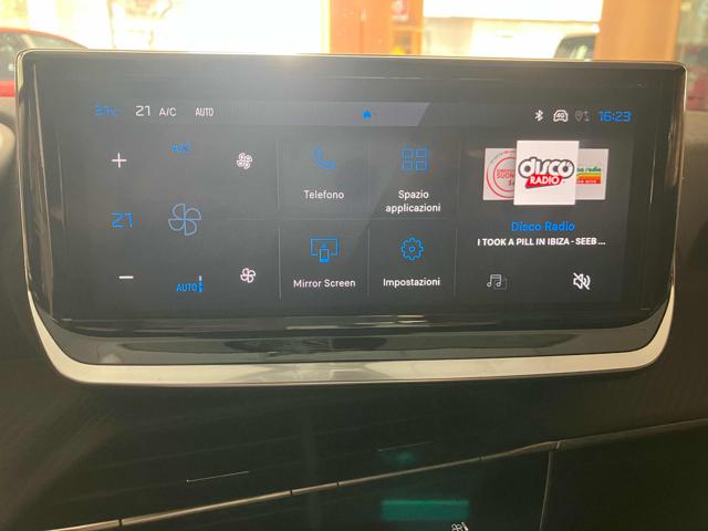 Peugeot 2008 Hybrid 145 e-DCS6 Style - Allure - GT - foto 3 di 4