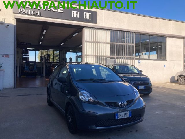 Toyota Aygo 1.0 12V VVT-i 5 porte Sol - foto 3 di 4