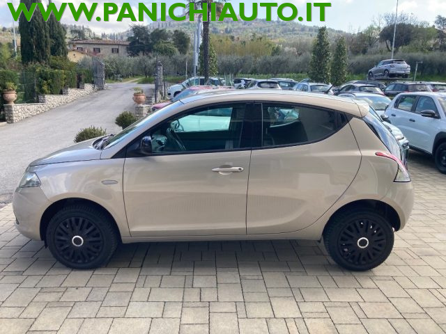 Lancia Ypsilon 0.9 TwinAir 85 CV 5 porte Metano Ecochic Elefantin - foto 1 di 4
