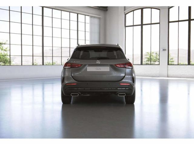 Mercedes-Benz GLA 200 Automatic Premium - foto 3 di 4