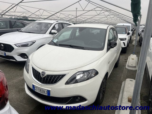 Lancia Ypsilon 1.0 FireFly 5 porte S&S Hybrid Platino usato a CANNOBIO