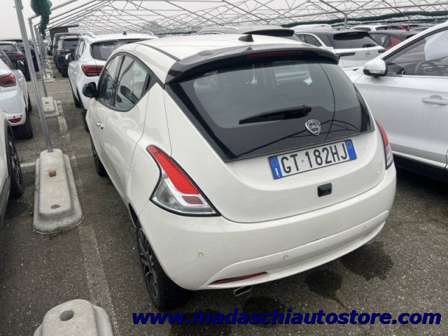 Lancia Ypsilon 1.0 FireFly 5 porte S&S Hybrid Platino - foto 4 di 4