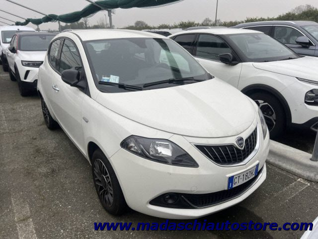 Lancia Ypsilon 1.0 FireFly 5 porte S&S Hybrid Platino - foto 2 di 4