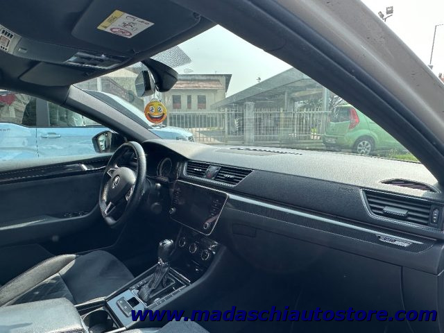 Skoda Superb 2.0 TDI DSG Wagon Executive R-LINE usato a CANNOBIO