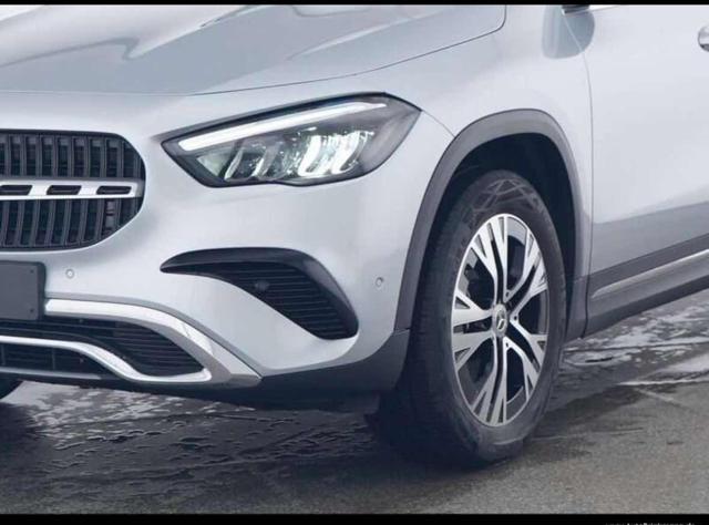 Mercedes-Benz GLA 180 Automatic Progressive Advanced - foto 3 di 4