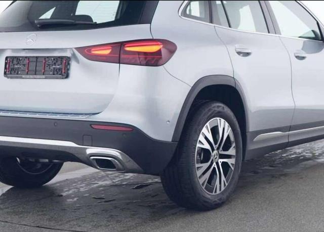 Mercedes-Benz GLA 180 Automatic Progressive Advanced - foto 2 di 4