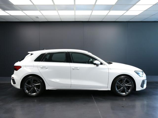 Audi A3 Sportback 30 TDI 116CV S tronic S line - foto 3 di 4