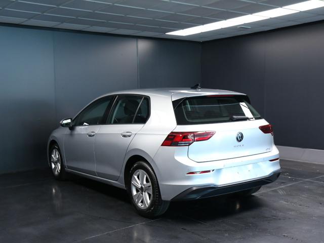 Volkswagen Golf 1.0 eTSI 110CV EVO DSG Life - foto 3 di 4
