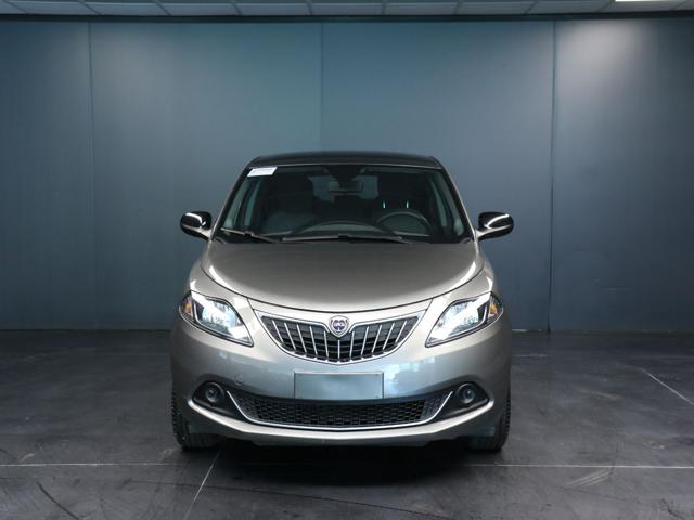 Lancia Ypsilon 1.0 FireFly 5 porte S&S Hybrid Silver Plus - foto 2 di 4