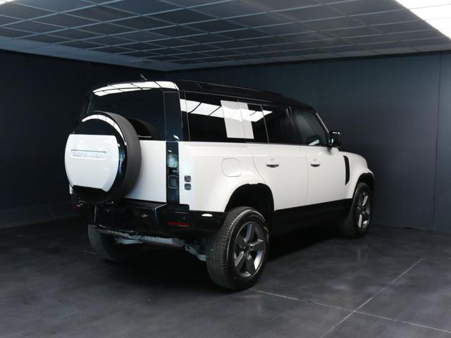 Land Rover Defender 110 3.0D I6 250 CV AWD Auto X-Dynamic HSE - foto 3 di 4
