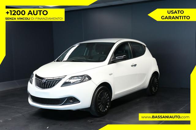 Lancia Ypsilon 1.0 FireFly 5 porte S&S Hybrid Ecochic Silver usato a ARSIè