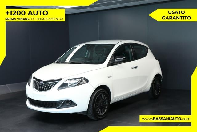 Lancia Ypsilon 1.0 FireFly 5 porte S&S Hybrid Ecochic Silver - foto 1 di 4