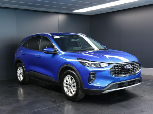 Ford Kuga 2.5 Full Hybrid 180 CV CVT 2WD Titanium - foto 2 di 4