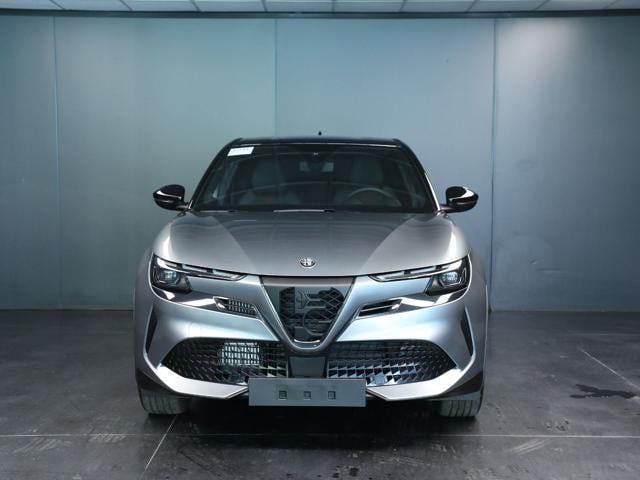 Alfa Romeo Junior 1.2 145 CV Hybrid eDCT6 Speciale - foto 2 di 4