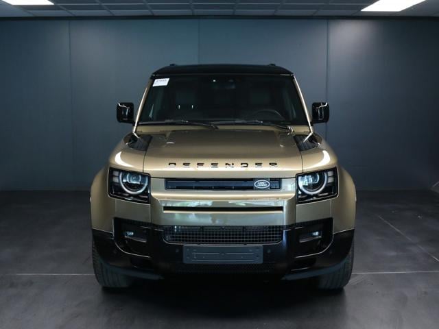 Land Rover Defender 110 3.0D I6 250 CV AWD Auto X-Dynamic HSE - foto 2 di 4