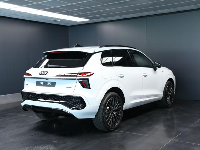 Audi Q3 TFSI 265CV quattro S tronic S Line edition - foto 3 di 4