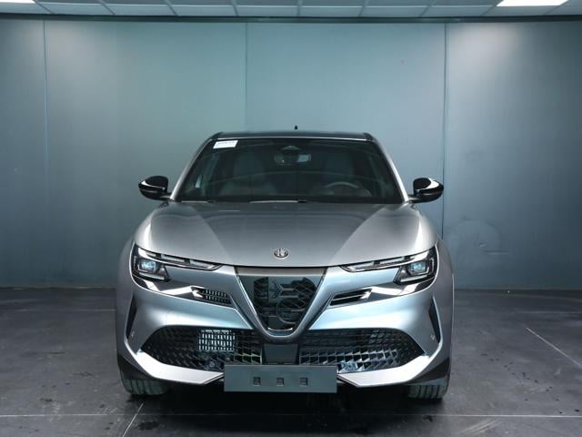 Alfa Romeo Junior 1.2 145 CV Hybrid eDCT6 Speciale - foto 2 di 4