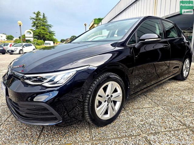 Volkswagen Golf 1.0 eTSI EVO DSG Life usato a TREVI