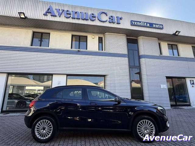 Mercedes-Benz GLA 180 d SPORT TELECAMERA NAVIGATORE SEDILI SPORTIVI - foto 4 di 4