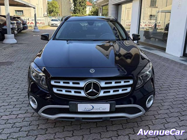 Mercedes-Benz GLA 180 d SPORT TELECAMERA NAVIGATORE SEDILI SPORTIVI - foto 2 di 4