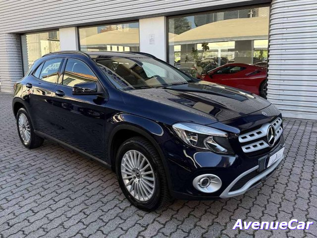Mercedes-Benz GLA 180 d SPORT TELECAMERA NAVIGATORE SEDILI SPORTIVI - foto 3 di 4