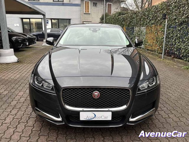 Jaguar XF 2.0 d Pure BERLINA AUTOMATICA TELECAMERA IVA ESP - foto 2 di 4