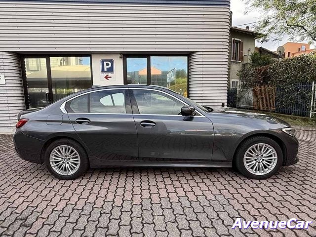 BMW 330 i xdrive Luxury BERLINA CILINDRATA 2.000 - foto 4 di 4